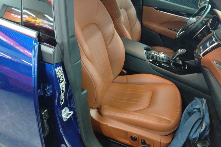 Used Maserati Levante 2019 3.0T Standard Version China VI Right Front Seat