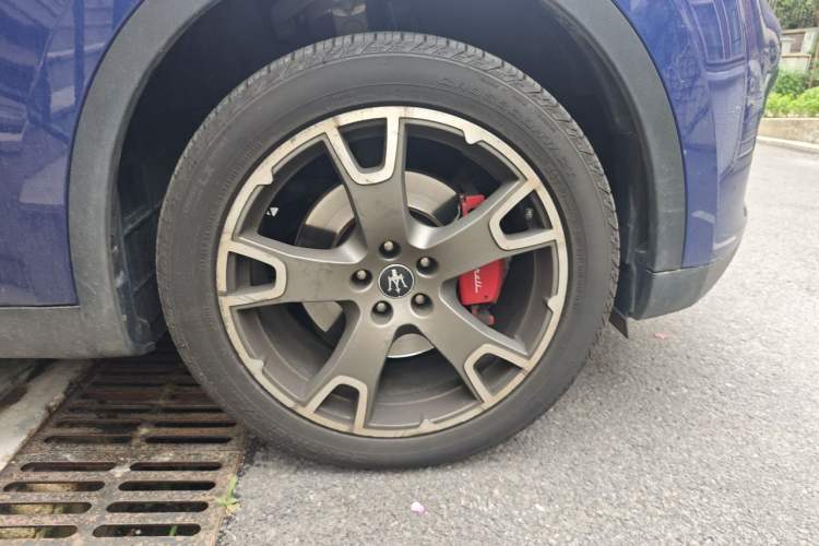 Used Maserati Levante 2019 3.0T Standard Version China VI Right Front Wheel Hub