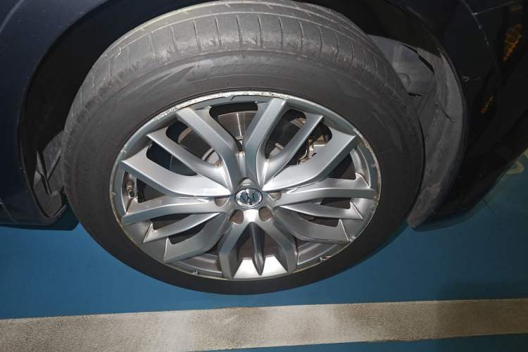Used Maserati Levante 2019 3.0T Standard Version China V Emission Standard Right Front Wheel Hub