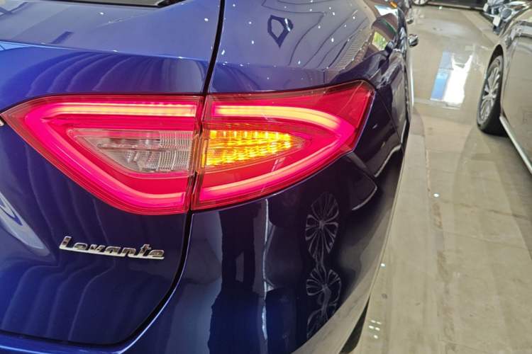 Used Maserati Levante 2019 3.0T Standard Version China V Emission Standard Right Rear Taillight