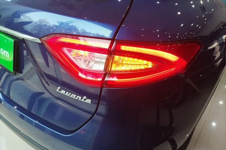 Used Maserati Levante 2019 3.0T Standard Version China VI Right Rear Taillight