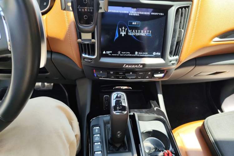 Used Maserati Levante 2019 3.0T Standard Version China V Emission Standard Audio And AC Panel