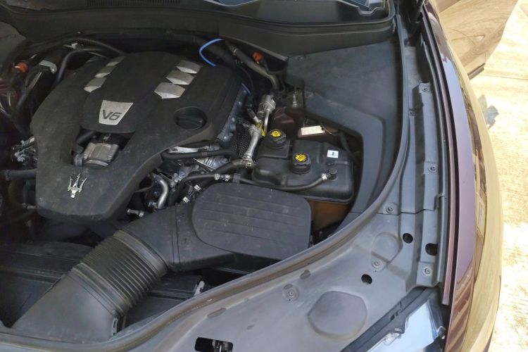 Used Maserati Levante 2019 3.0T Standard Version China V Emission Standard Engine Bay Left