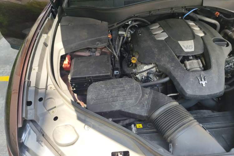 Used Maserati Levante 2019 3.0T Standard Version China V Emission Standard Engine Bay Right