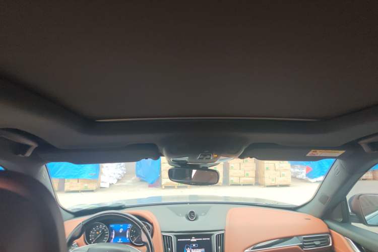 Used Maserati Levante 2019 3.0T Standard Version China V Emission Standard Headliner