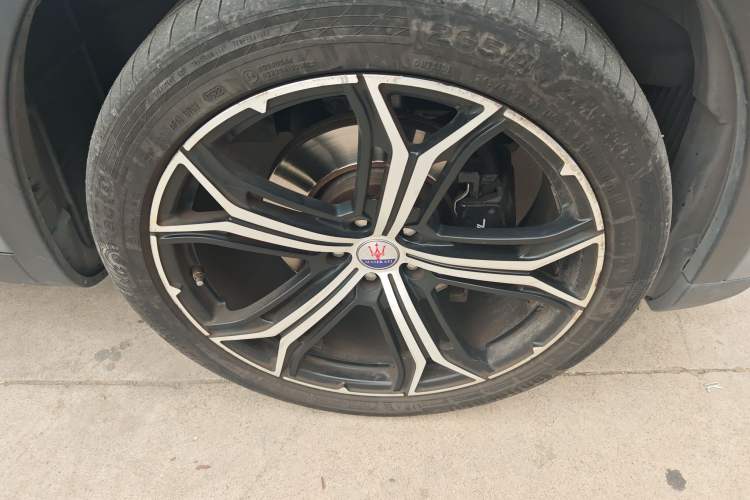 Used Maserati Levante 2019 3.0T Standard Version China V Emission Standard Right Front Wheel Hub