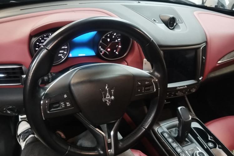 Used Maserati Levante 2019 3.0T Standard Version China VI Center Console