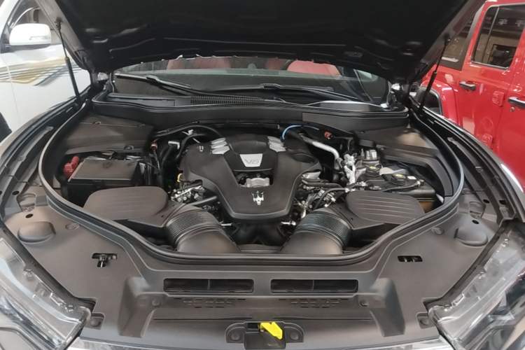 Used Maserati Levante 2019 3.0T Standard Version China VI Engine Bay