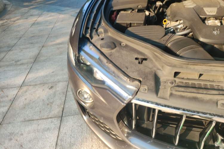 Used Maserati Levante 2019 3.0T Standard Version China V Emission Standard Engine Bay Right