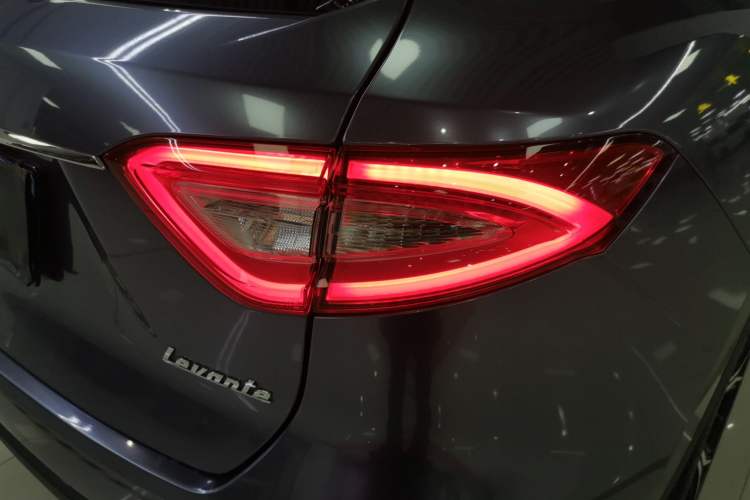 Used Maserati Levante 2019 3.0T Standard Version China V Emission Standard Exterior 3