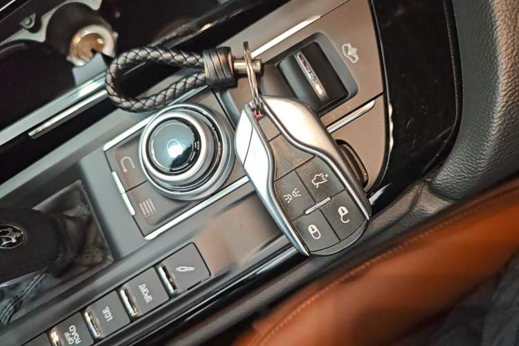 Used Maserati Levante 2019 3.0T Standard Version China VI Interior 1