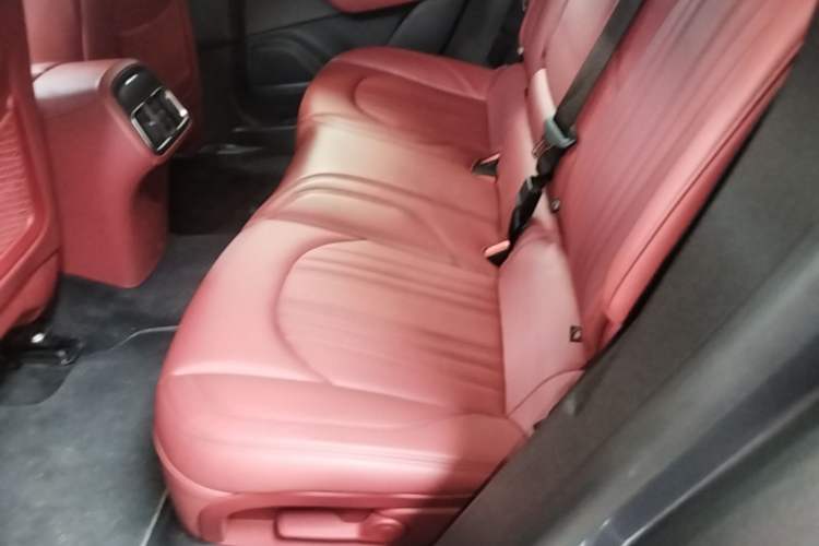 Used Maserati Levante 2019 3.0T Standard Version China VI Left Rear Seat