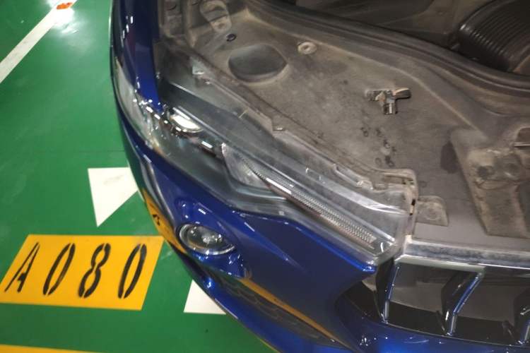 Used Maserati Levante 2019 3.0T Standard Version China VI Right Front Headlight