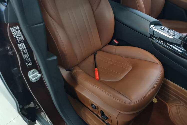 Used Maserati Levante 2019 3.0T Standard Version China V Emission Standard Right Front Seat