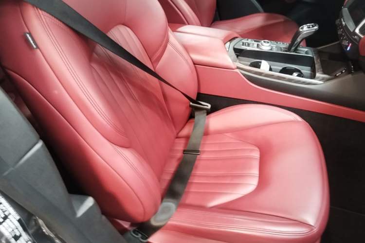 Used Maserati Levante 2019 3.0T Standard Version China VI Right Front Seat