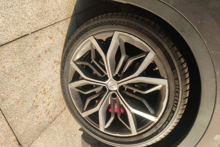 Used Maserati Levante 2019 3.0T Standard Version China V Emission Standard Right Front Wheel Hub