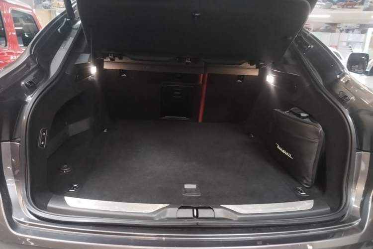 Used Maserati Levante 2019 3.0T Standard Version China VI Trunk