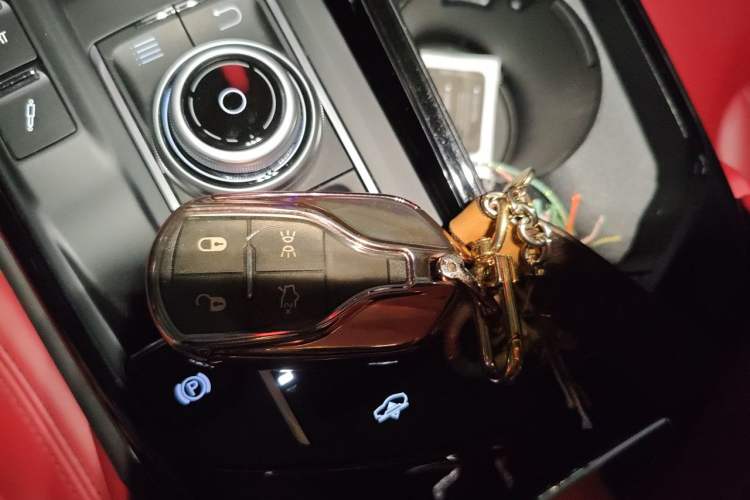 Used Maserati Levante 2019 3.0T Standard Version China VI Vehicle Key