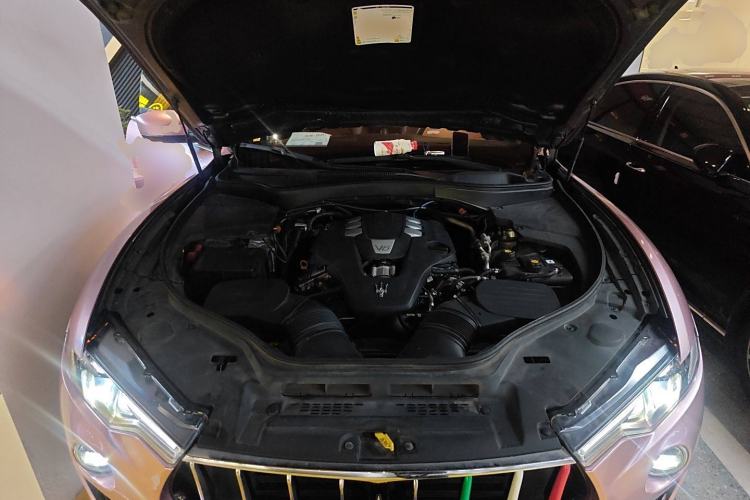 Used Maserati Levante 2019 3.0T Standard Version China VI Engine Bay