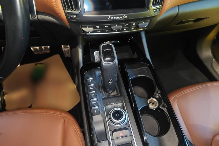 Used Maserati Levante 2019 3.0T Standard Version China VI Gear Lever