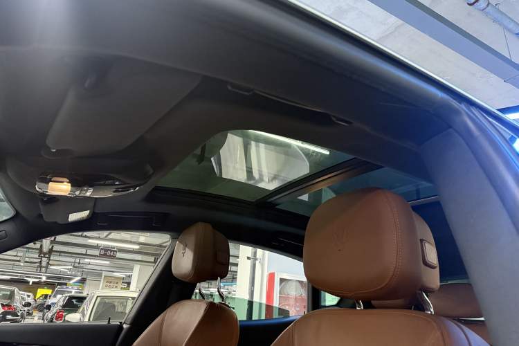 Used Maserati Levante 2019 3.0T Standard Version China VI Interior 4