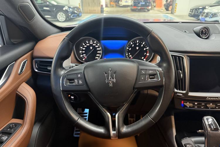 Used Maserati Levante 2019 3.0T Standard Version China VI Interior 5
