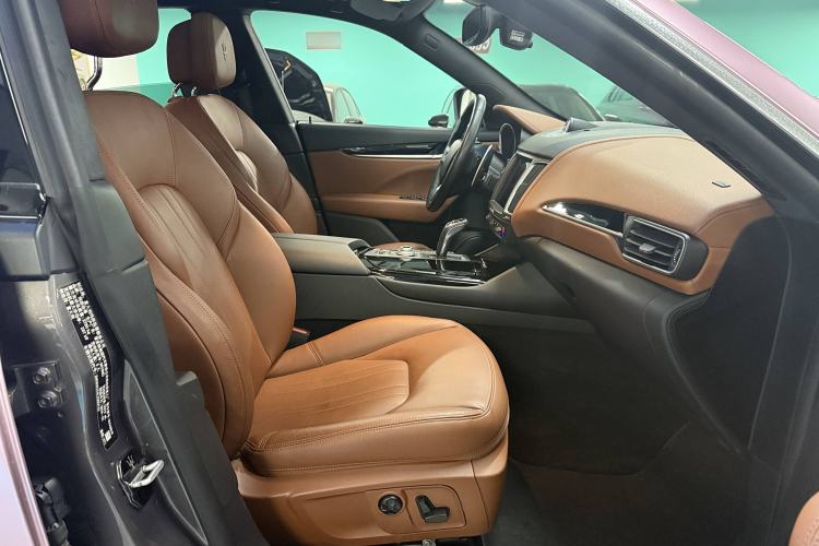 Used Maserati Levante 2019 3.0T Standard Version China VI Interior 8