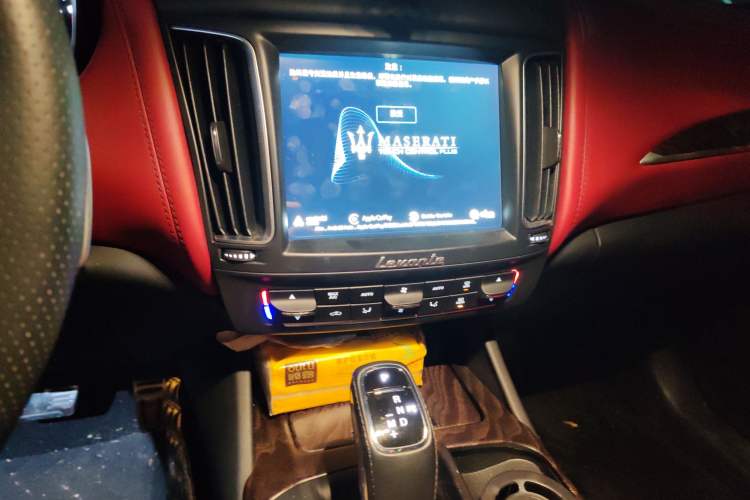 Used Maserati Levante 2019 3.0T Standard Version China VI Audio And AC Panel