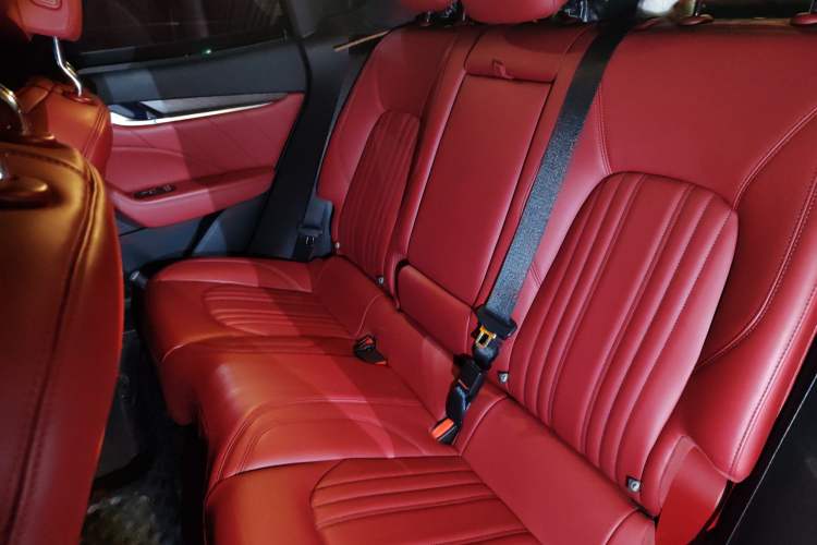 Used Maserati Levante 2019 3.0T Standard Version China VI Left Rear Seat