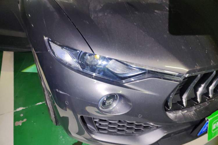 Used Maserati Levante 2019 3.0T Standard Version China VI Right Front Headlight