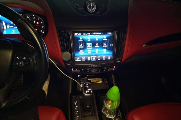 Used Maserati Levante 2019 3.0T Standard Version China VI Audio And AC Panel
