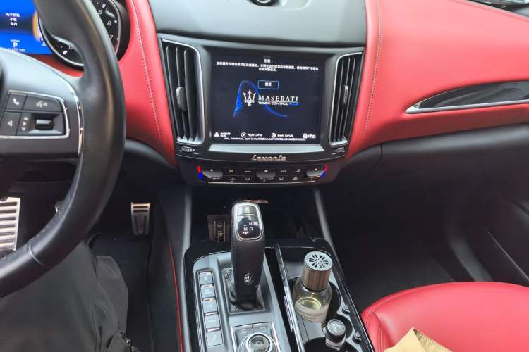 Used Maserati Levante 2019 3.0T Standard Version China V Emission Standard Audio And AC Panel