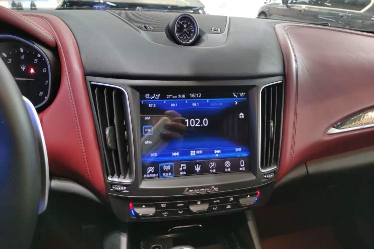 Used Maserati Levante 2019 3.0T Standard Version China VI Audio And AC Panel