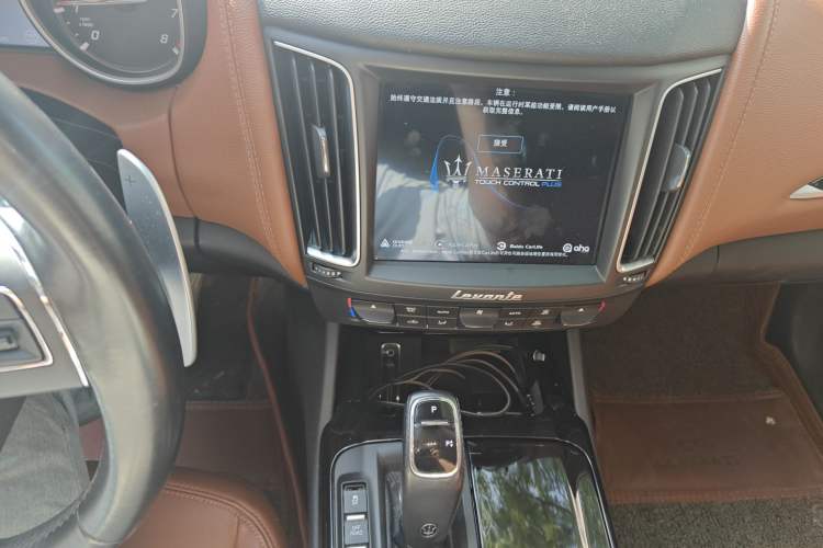 Used Maserati Levante 2019 3.0T Standard Version China V Emission Standard Audio And AC Panel