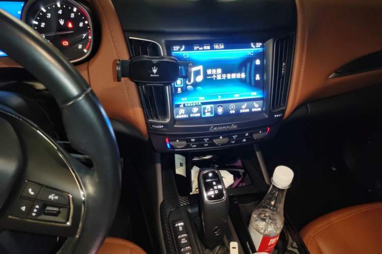 Used Maserati Levante 2019 3.0T Standard Version China VI Audio And AC Panel