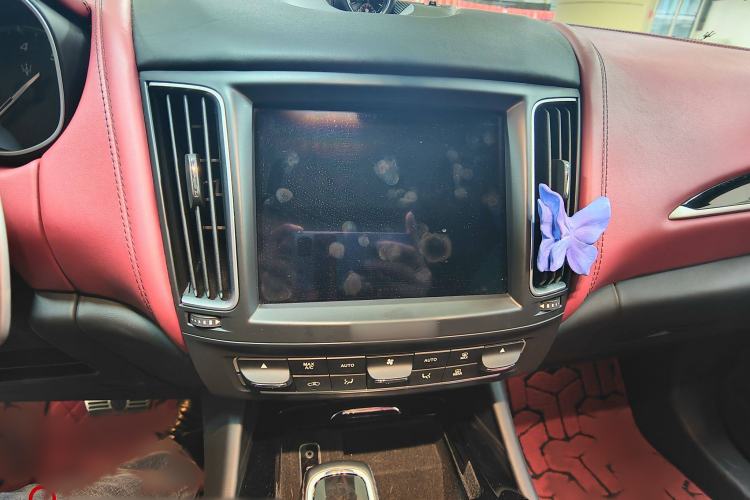 Used Maserati Levante 2019 3.0T Standard Version China VI Audio And AC Panel
