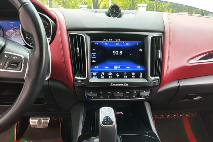 Used Maserati Levante 2019 3.0T Standard Version China VI Audio And AC Panel