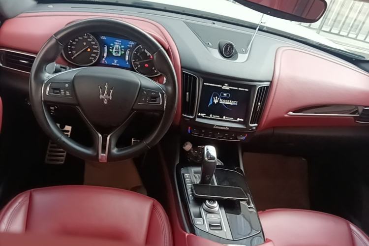 Used Maserati Levante 2019 3.0T Standard Version China V Emission Standard Center Console
