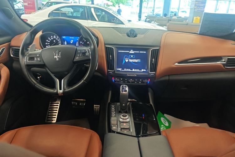 Used Maserati Levante 2019 3.0T Standard Version China VI Center Console