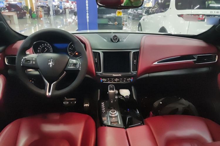 Used Maserati Levante 2019 3.0T Standard Version China VI Center Console