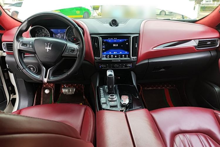 Used Maserati Levante 2019 3.0T Standard Version China VI Center Console