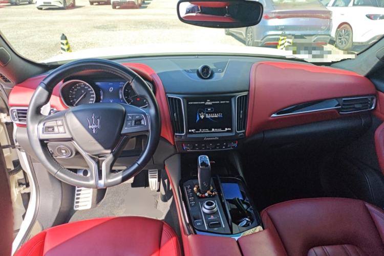 Used Maserati Levante 2019 3.0T Standard Version China VI Center Console