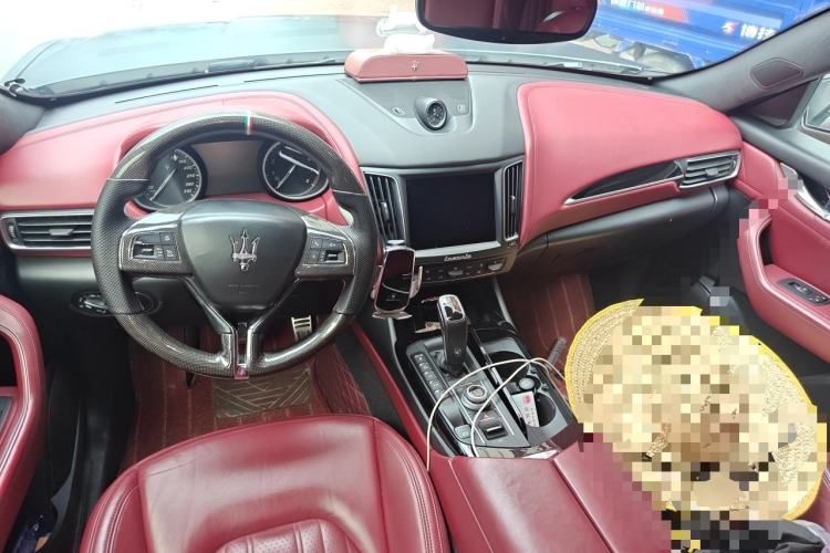 Used Maserati Levante 2019 3.0T Standard Version China VI Center Console