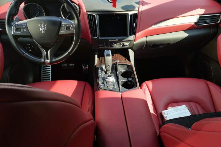 Used Maserati Levante 2019 3.0T Standard Version China VI Center Console