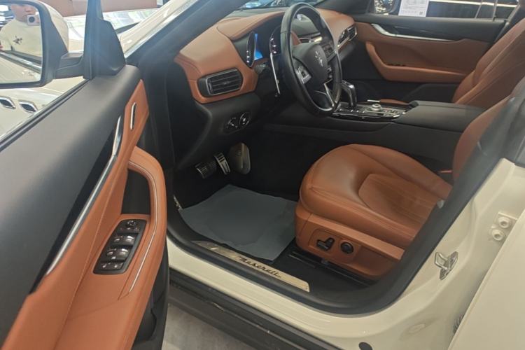 Used Maserati Levante 2019 3.0T Standard Version China VI Driver Seat