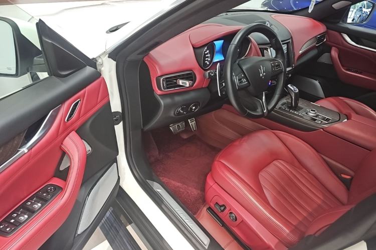 Used Maserati Levante 2019 3.0T Luxury Edition China VI Standard Driver Seat