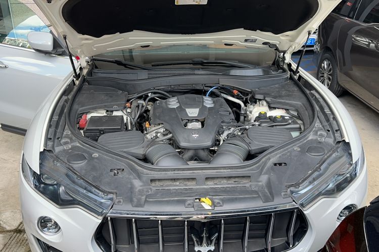Used Maserati Levante 2019 3.0T Standard Version China VI Engine Bay