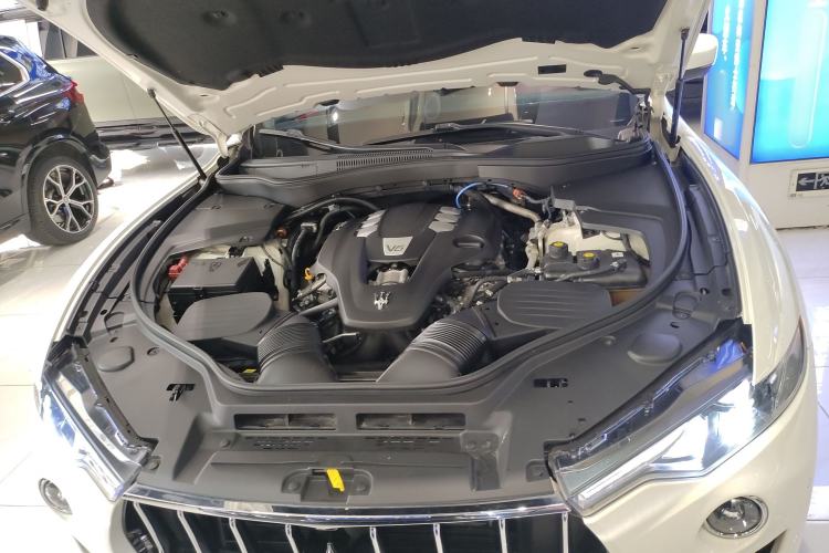 Used Maserati Levante 2019 3.0T Standard Version China VI Engine Bay