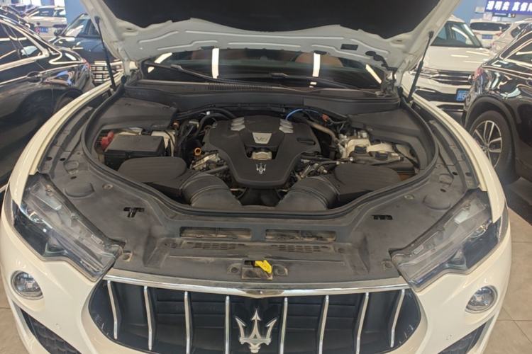 Used Maserati Levante 2019 3.0T Standard Version China VI Engine Bay
