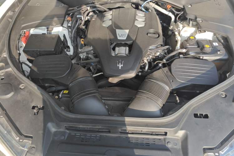 Used Maserati Levante 2019 3.0T Standard Version China V Emission Standard Engine Bay